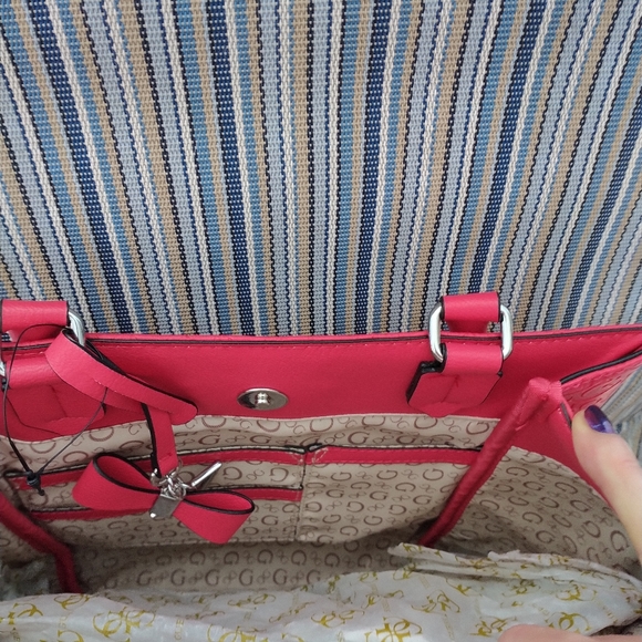 Guess handbag - Picture 4 of 10